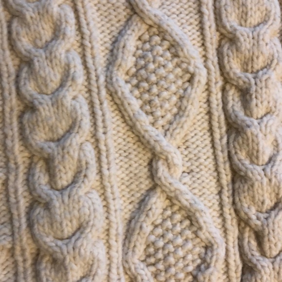 100% wool chunky cable knit sweater - Picture 4 of 5